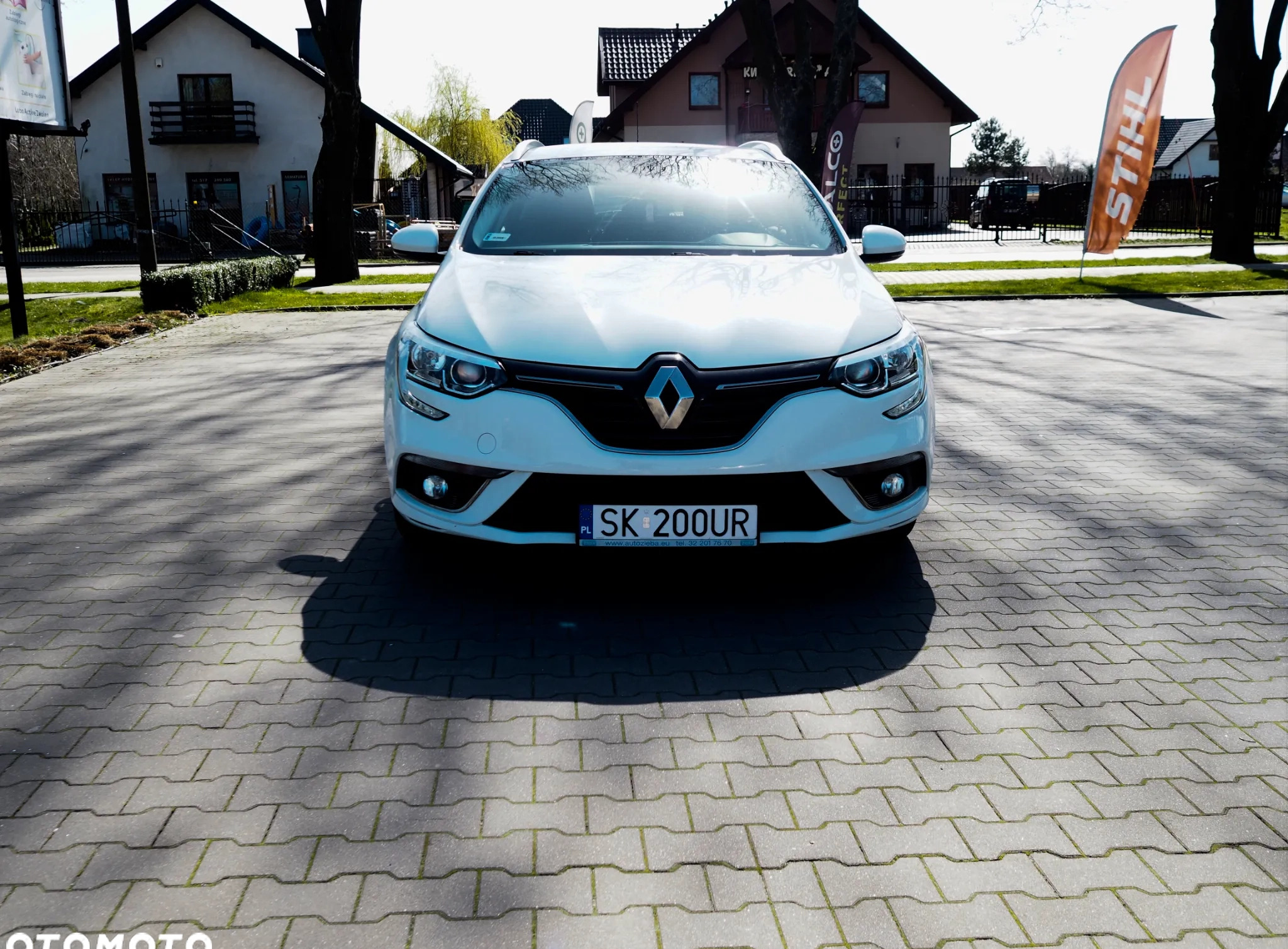 Renault Megane cena 43500 przebieg: 124000, rok produkcji 2017 z Zwoleń małe 56